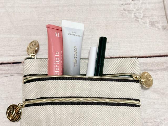 【カルディ ネコの日バッグ プレミアム／オリジナル 3段マルチポーチ】コスメの高さに合わせて収納できるのが便利◎