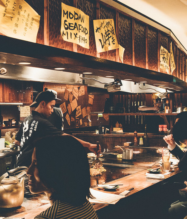 牛すじカレー焼きそば専門店やいやい