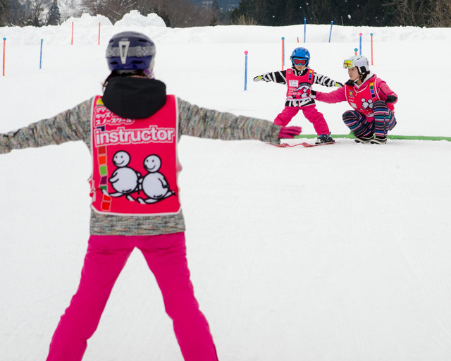 レベル、身体の成長に合わせて、一人ひとり無理のないレッスン｜ママミキーキッズスノースクール