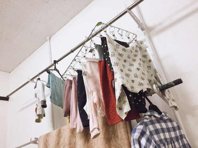 【カインズ つっぱり室内2段竿受け ＴＭＨ－62】大量の洗濯物を干せます！