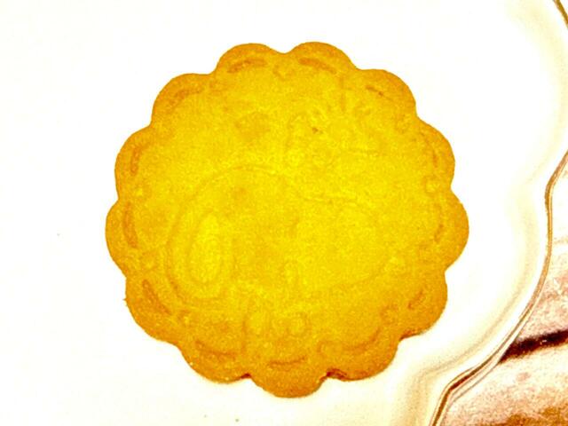 スヌーピーの柄が型押しされたクッキー