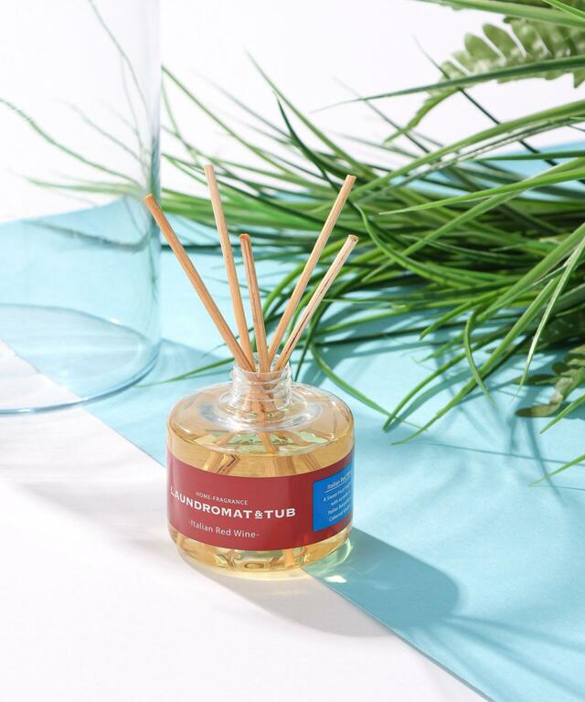 「[LAUNDROMAT&TUB]アロマディフューザー」1,496円（税込）