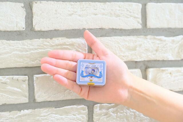 「白い恋人オリジナルマグネット缶『ゴールデンカムイ』コラボ缶シリーズデザイン」＜4,950円（税込）＞【『ゴールデンカムイ』と「白い恋人」コラボオリジナルグッズ】