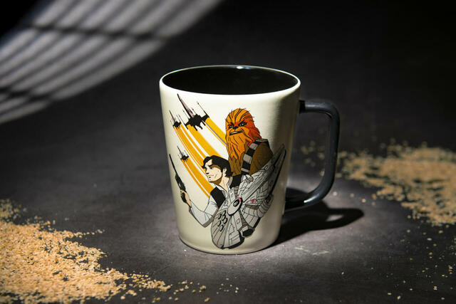 マグカップ 2,000円|「スター・ツアーズ:ザ・アドベンチャーズ・コンティニュー」スペシャルグッズ|販売店舗:東京ディズニーランド「コズミック・エンカウンター」