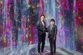チームラボ代表猪子寿之氏と森ビル株式会社MORI Building DIGITAL ART MUSEUM担当杉山央氏