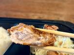 【ガスト　ひれかつ弁当】お肉はしっとりとしていて、食べ応え抜群