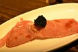 霜降り肉とキャビアの相性は抜群！