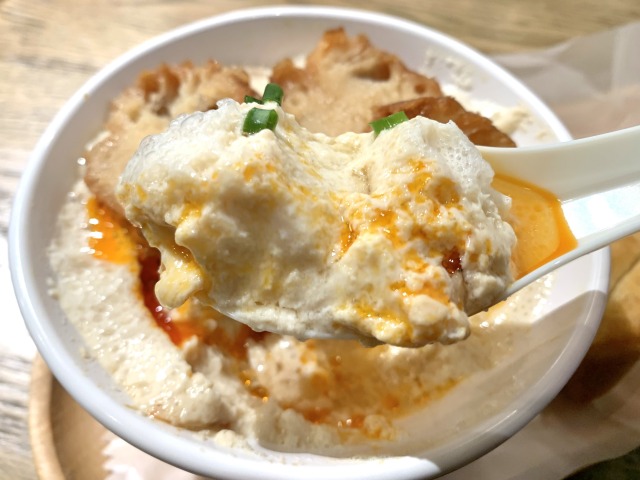 フルフルとしたゆるい豆腐が胃に優しい