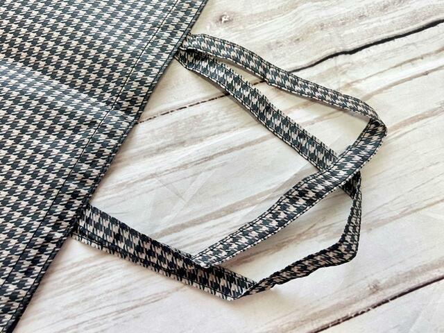 【otonaMUSE（オトナミューズ）9月号増刊】肩がけができる長さの持ち手