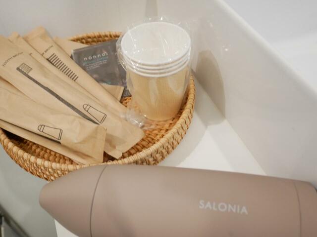 女性用アメニティあり。ドライヤーは『サロニア』