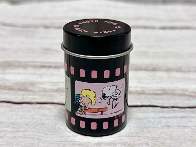 音符に横たわる姿がキュート！