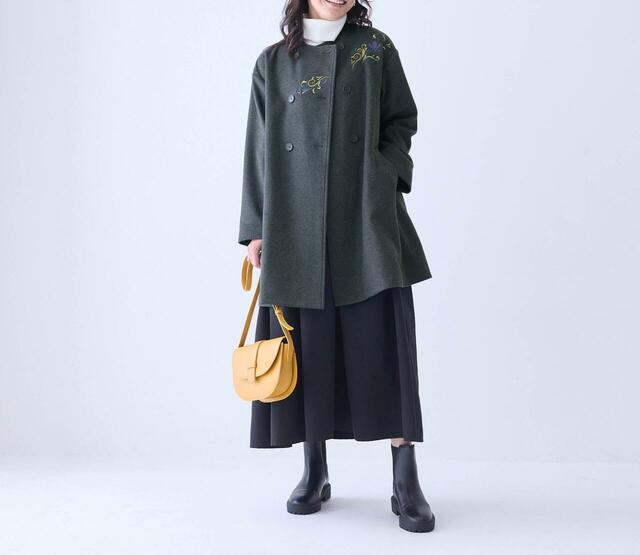 刺繍入りＡラインコート「アナと雪の女王」｜￥ 12,900 （税込）