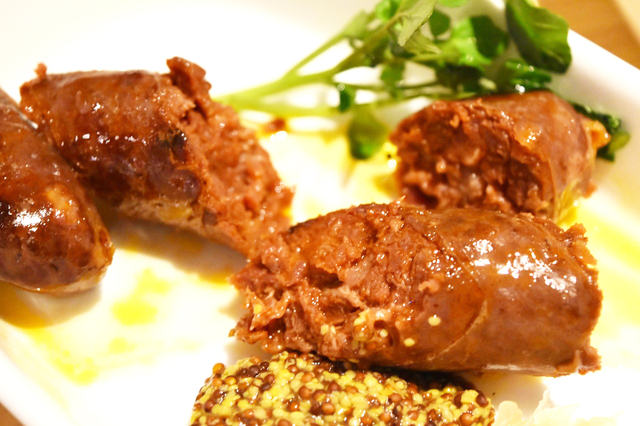 熟成和牛がぎっしり詰まったソーセージ