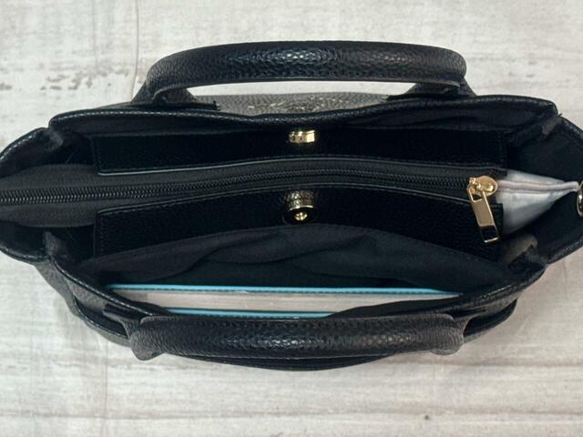 ボディ側に手帳をイン!