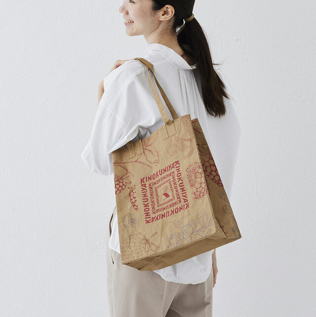 【紀ノ国屋　ウォッシャブルバッグ／ベリー】サイズ：約縦36cm×横30cm×マチ18cm