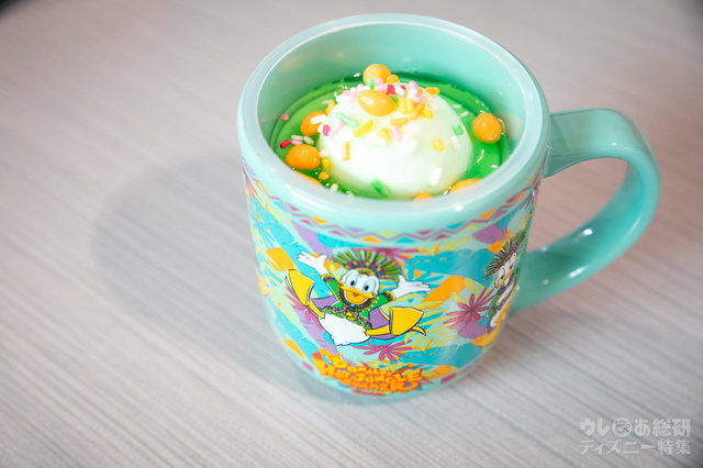 パイナップルゼリー＆ヨーグルトムース、スーベニアカップ付き ¥800