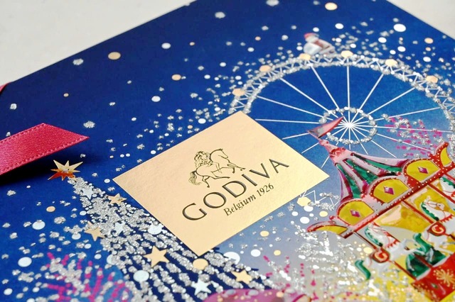 【ゴディバ】きらきらとしたパッケージがクリスマスの雰囲気を盛り上げます