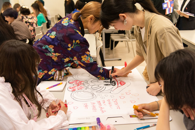 「Positively Minnie（ポジティブリー・ミニー）」のファッションプロジェクト 文化服装学院の学生とともに