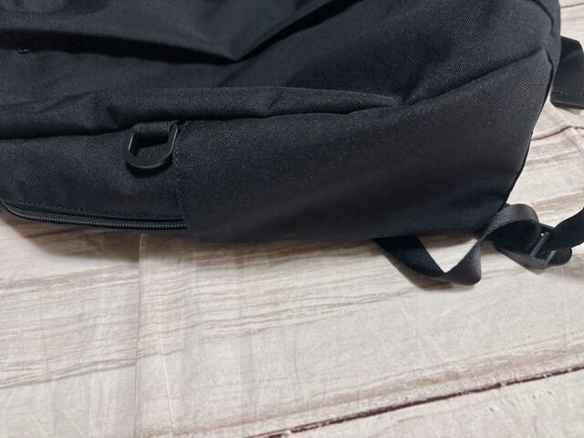 両サイドにボトルホルダー付き