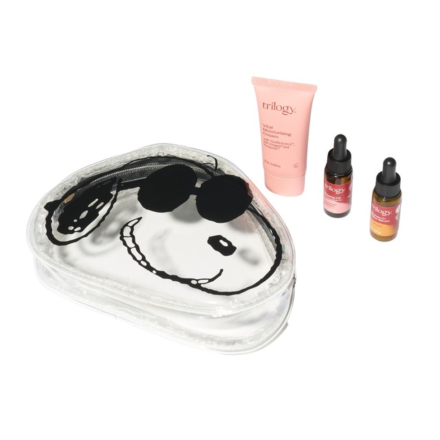 【コスメキッチン×PEANUTS「<JOE COOL> ヒーローキット2nd」¥1,980/trilogy(トリロジー)】大人気オイル・美容液・クリームのミニ3点がJOE COOLポーチにIN