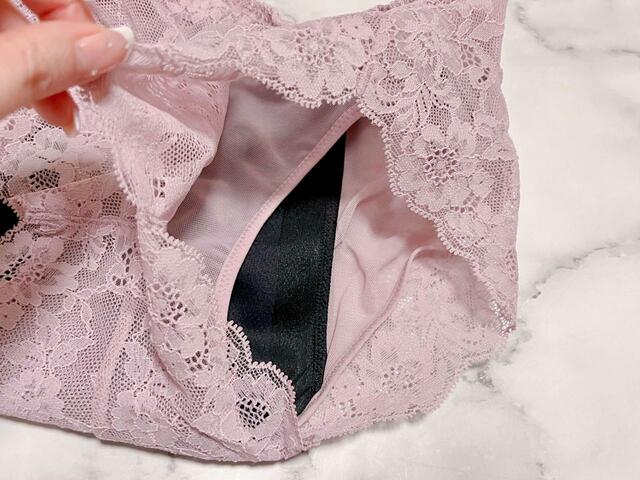 【PEACH JOHN】二重構造で羽つきサニタリー用品にも対応しているのが嬉しいポイント！