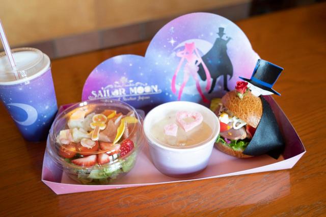 セーラームーン&タキシード仮面のカフェプレート 1,800円