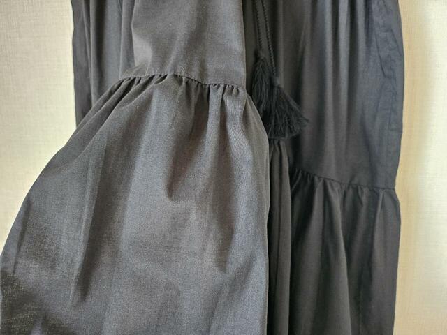 【coca　Vネックレースワンピース】生地はさらっとして肌触りが良く、軽やかな着心地！