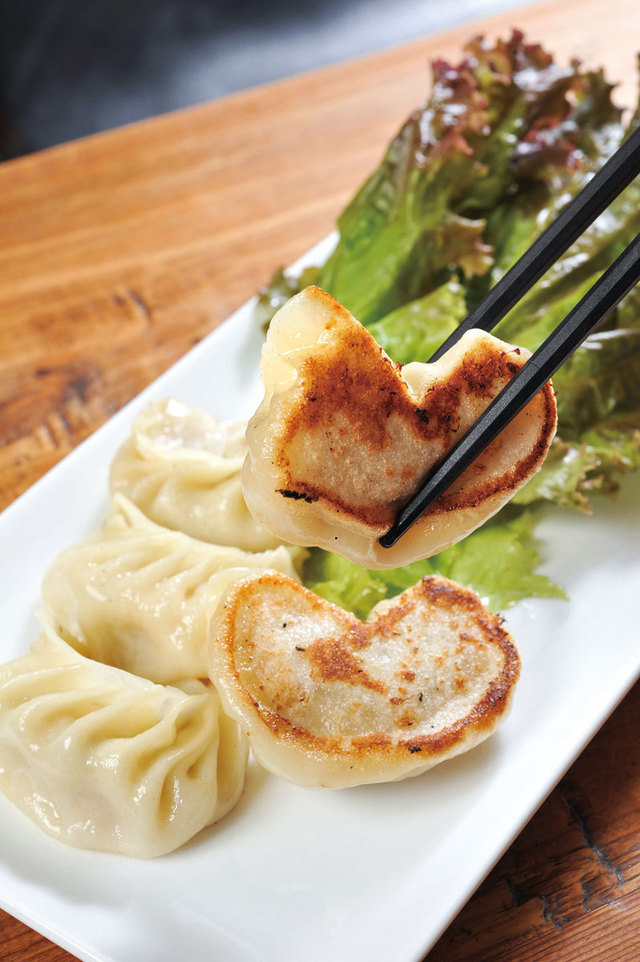 餃子cafe＆bar-蒼-（高田馬場）　蒼餃子 650円（5個）