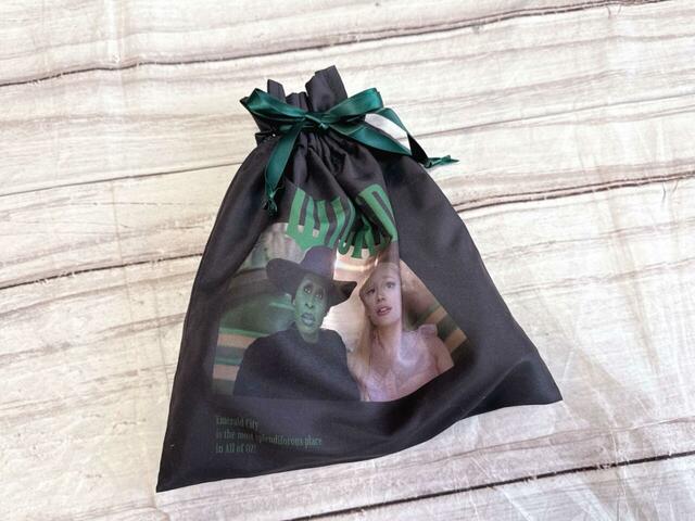 旅行の際に持って行きたいボディケアアイテムや香水などをイン！