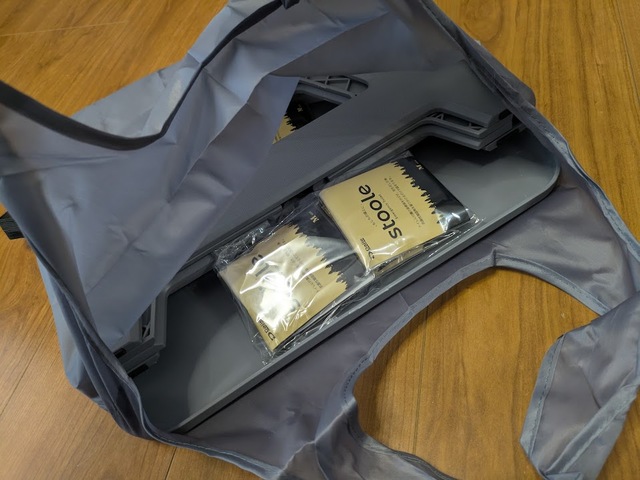 【スツーレ　ポータブルトイレ】専用の収納袋付き！キャンプや車中泊でも重宝しそう