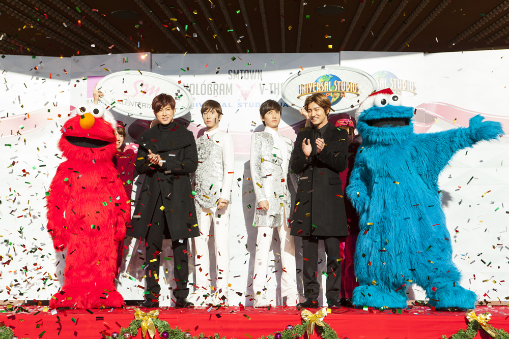 東方神起、等身大フィギュアに「僕より若くみえる」 - 韓流ぴあ