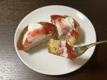 【ローソン　Uchi Café×ICHIBIKO　サマーストロベリータルト】クリームなどが何層にも重なっています。