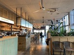 〈THE WARF HOUSE  山下公園〉の店内