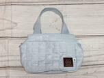 くすみブルーが大人可愛い、ハチワレデザイン満載なシンプルなバッグ!