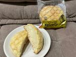 【ローソン サクサクふわふわメロンパン】クッキー部分が厚い！