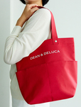 ショッピングトート レッドのサイズ感はこんな感じ【DEAN & DELUCA「冬の福袋 2027」】