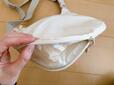 【無印良品 撥水リップストップミニショルダーバッグ】底に付いているファスナーを開閉することでマチを調整できます。マチを広げた場合の容量は約3L