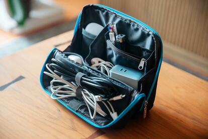Anker×コクヨ」の最高コラボから生まれたポーチ。文房具からガジェット
