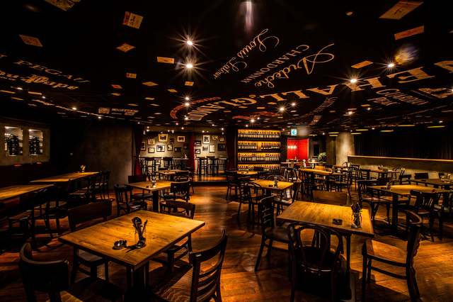 PIZZA＆WINE『WINEHALL GLAMOUR SHINJUKU』