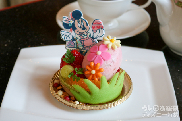 ハイピリオン・ラウンジ　赤い果実とアールグレイティーのムース