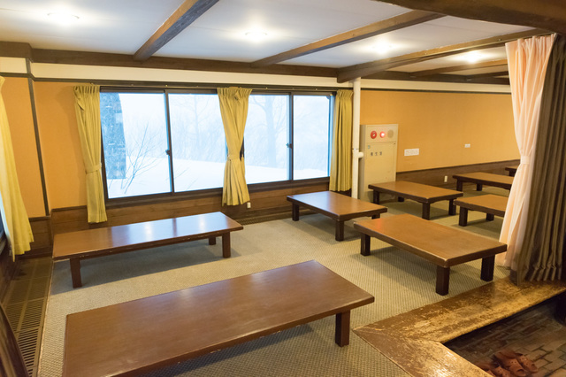 「和田小屋」内部｜かぐらスキー場