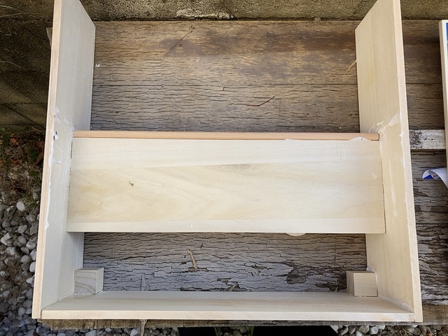 【ダイソー 木材DIYセット】ボンドが乾くまでしっかり待ちます