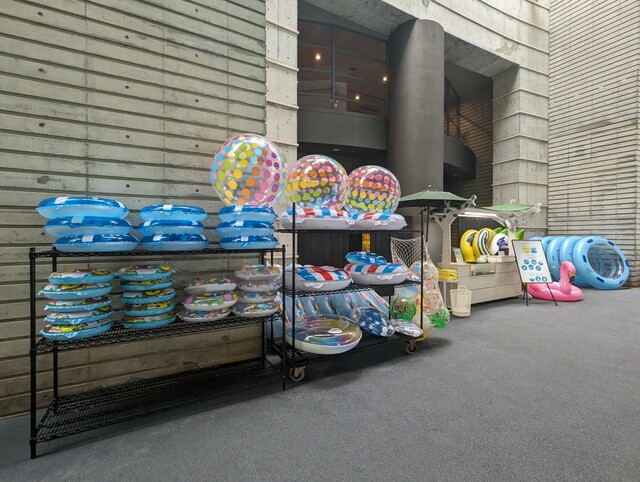 【リゾナーレ八ヶ岳】「il mare」では浮き輪類の貸し出しも（替え放題1,500円／当日中 ※2点目以降＋500円）