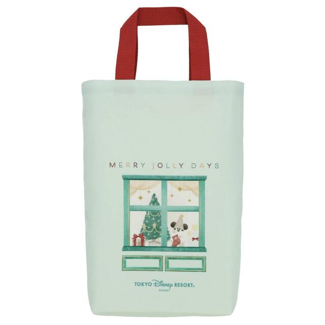 ポータブルクッション 2,500円｜東京ディズニーリゾート「ディズニー・クリスマス」スペシャルグッズ｜販売店舗：東京ディズニーランド「ディズニー＆カンパニー」、東京ディズニーシー「エンポーリオ」｜発売日：2025年11月10日（月）