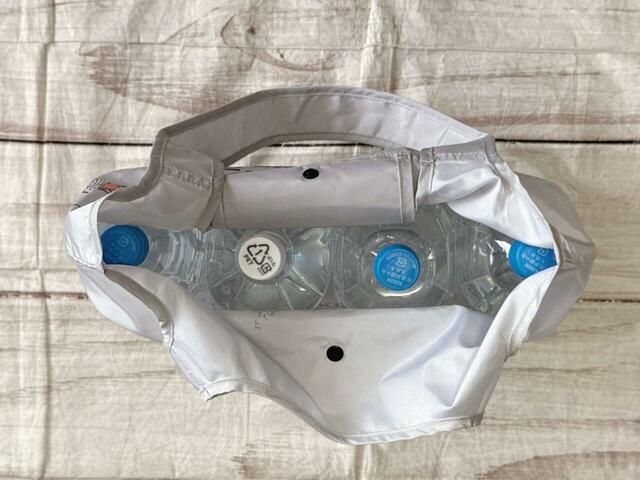 2Lのペットボトルが4本入る大容量サイズ！