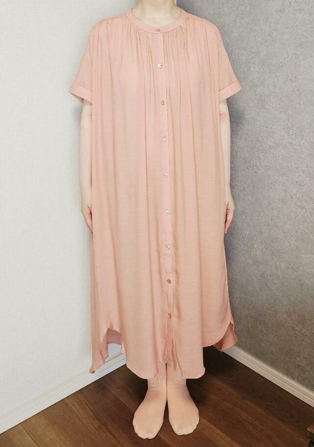 【SHOO・LA・RUE シャツワンピース】ダボっとしすぎない絶妙なシルエット。ベルトでウエストマークするのもおすすめ♪