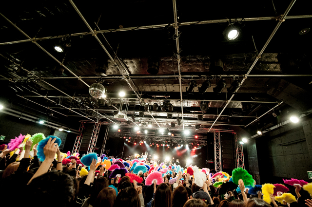 cali≠gari＆ベッド・イン　撮影・市村岬