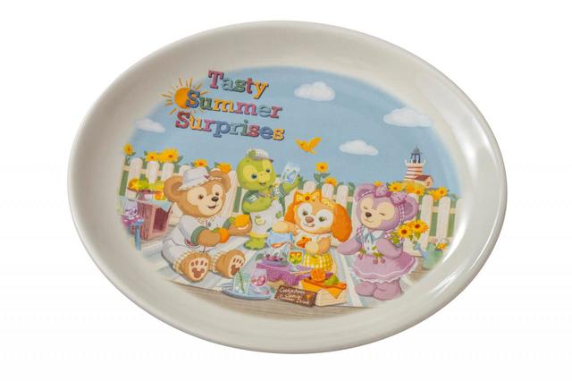 チーズクリームのモンブラン、スーベニアプレート付き 990円｜販売店舗：東京ディズニーシー「ケープコッド・クックオフ」｜ダッフィー＆フレンズのテイスティ・サマー・サプライズ