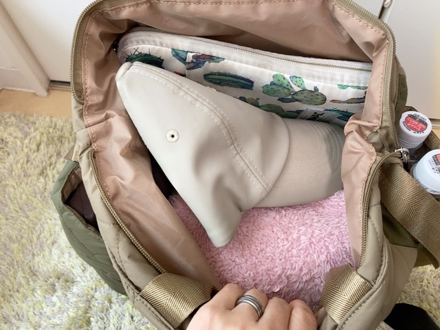 【ワークマン FieldCore 撥水・中綿マルチポケットトート】ガバッと開くので荷物を入れやすいです