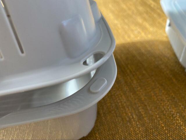 【ニトリ 下ごしらえに便利な抗菌ザルバットセット(グレー)】勢いよく水を切りたい時はバットを活用